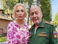 Бывшая жена Вячеслава Гришечкина выходит замуж за актера Сергея Рублева, но изменяет ему с молодым парнем