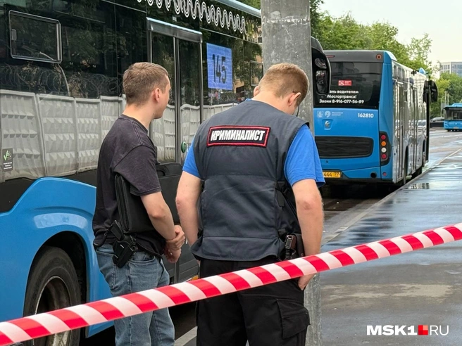 Показываем, что сейчас творится в Коньково, где взорвалась машина | Источник: Артем Устюжанин / MSK1.RU