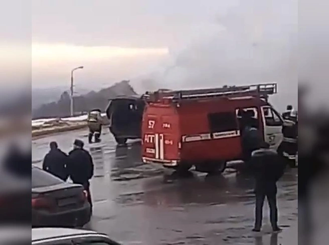 Очевидцев испугал дым и запах гари, но огнеборцы быстро справились с ЧС | ufa1.ru