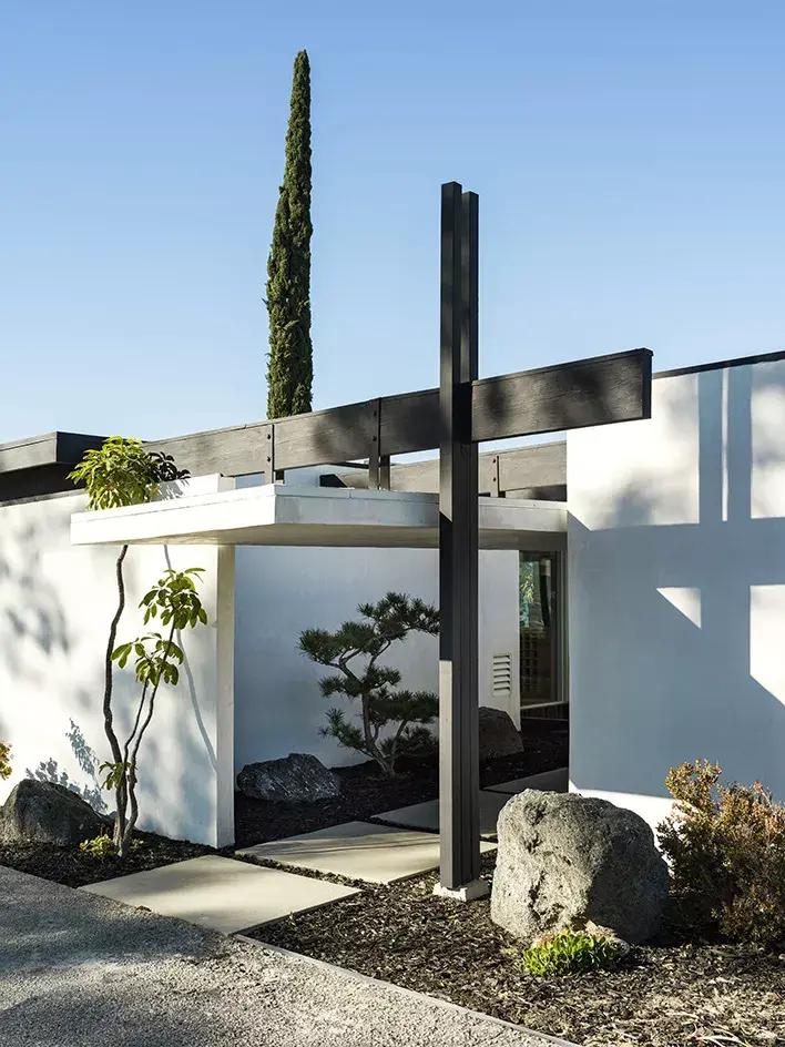 В Лос-Анджелесе нашли и восстановили «потерянный» дом по проекту Рихарда Нойтры