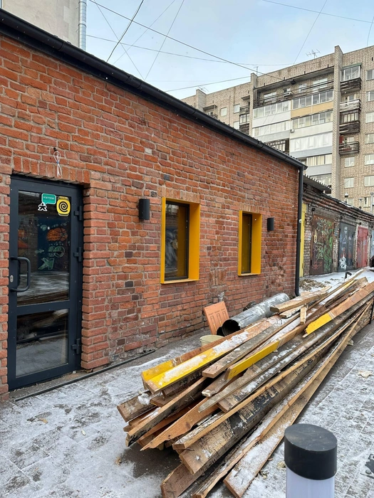 «Огонь-шашлык» арендовал тут помещения еще до редевелопмента здания | Источник: «В своей тарелке» / Telegram
