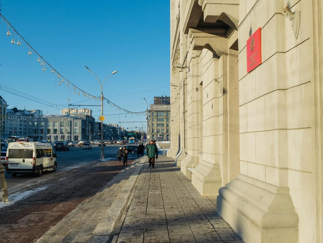 Мэр города заявил, что знал о проблемах в районе, поэтому назначил на пост руководителя МКУ опытного чиновника. | Источник: Алина Скитович / NGS.RU