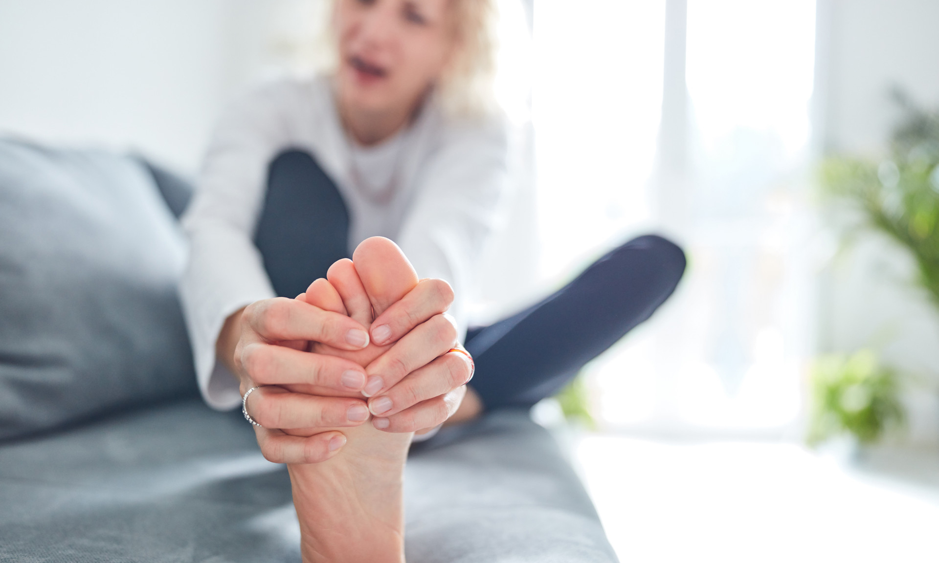 Горят ноги (стопы) - причины и способы лечения