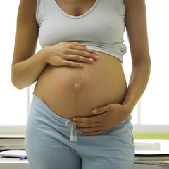 «Двойной живот» во время беременности: почему у него такая необычная форма