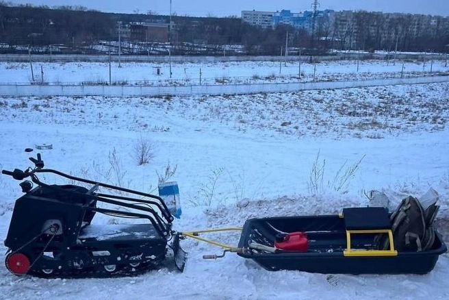 В Ульяновске спасли рыбака, упавшего со снегохода | Источник: vk.com/ugz_ul