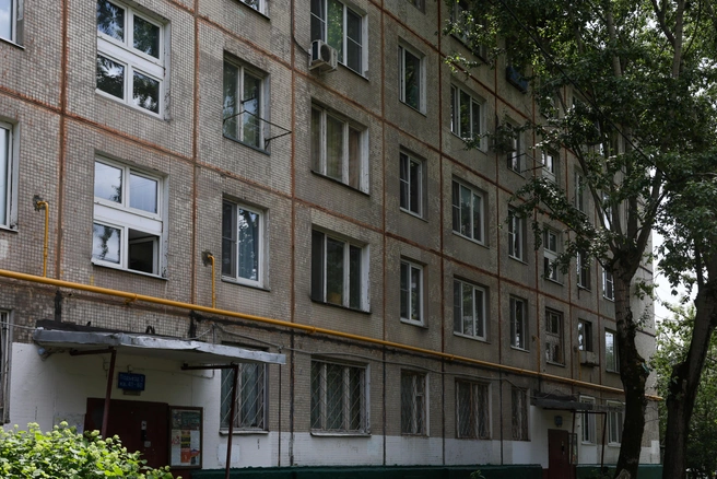 Типовые пятиэтажки, построенные в СССР, знакомы большинству жителей городов России | Источник: Артем Устюжанин / MSK1.RU