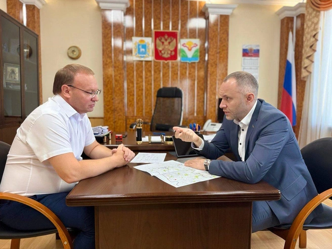 Ключевой темой обсуждения стал проект новой территориальной схемы обращения с отходами, в частности — возможное строительство комплекса по переработке отходов (КПО) в районе села Узюково | Источник: Самарская область / T.me