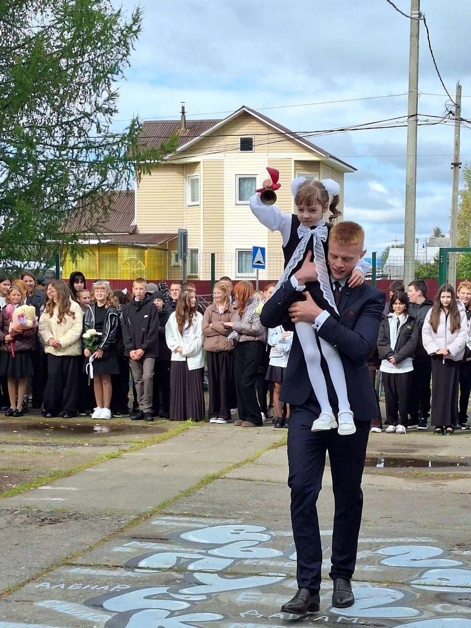 В этом году в сельскую школу пошли 16 первоклашек | Источник: администрация села Таборы