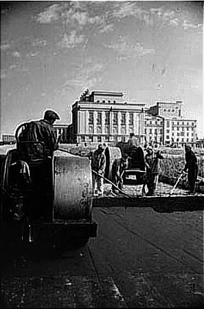 Асфальтирование площади Куйбышева, август 1947 года | Источник: фотофонд Самарского госархива социально-политической истории