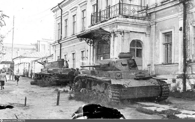 Немецкие танки в Омске | Источник: М. В. Горохов, фотофонд ИАОО / Pastvu.com