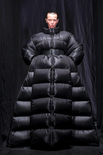 Balenciaga | Источник: Legion Media