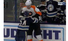 Мелкий хоккеист в драке уложил на лед противника 193 см ростом (видео)