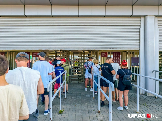 Турникеты пускают по QR-коду | Источник: Булат Салихов / UFA1.RU