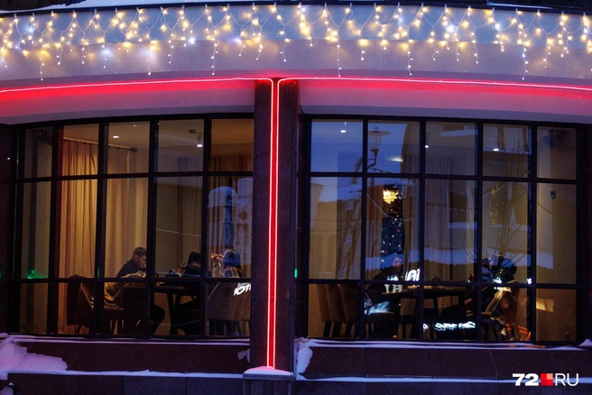 Тюменцы продолжают праздновать Новый год  | Источник: Ирина Шарова / 72.RU