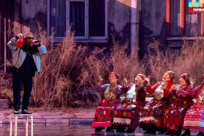 Vitya AK Performed with Buranovo Grannies on 'Konfetka'