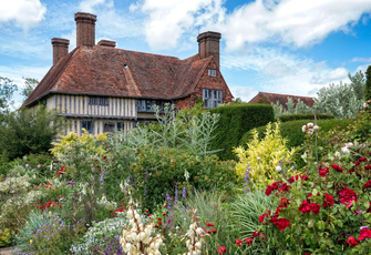 Безупречный газон и морозостойкие розы: создаем на своем участке сад в английском стиле