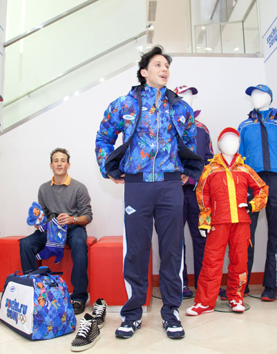 Джонни сопровождал его супруг, Виктор Воронов | Источник: Пресс-служба Bosco