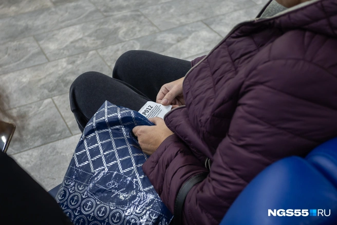 В центрах — электронная очередь | Источник: Кирилл Башинский / NGS55.RU