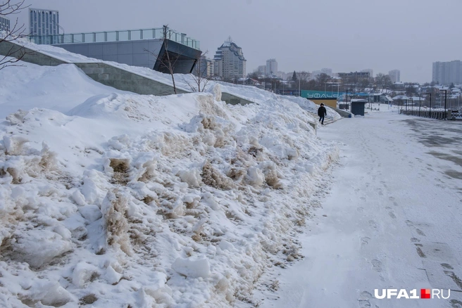 Грязного снега пока еще не так много | Источник: Булат Салихов / UFA1.RU