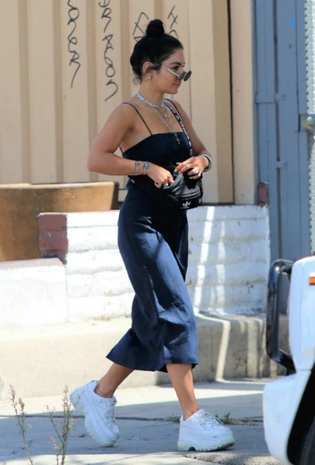 Ванесса Хадженс в Лос-Анджелесе | marieclaire.ru