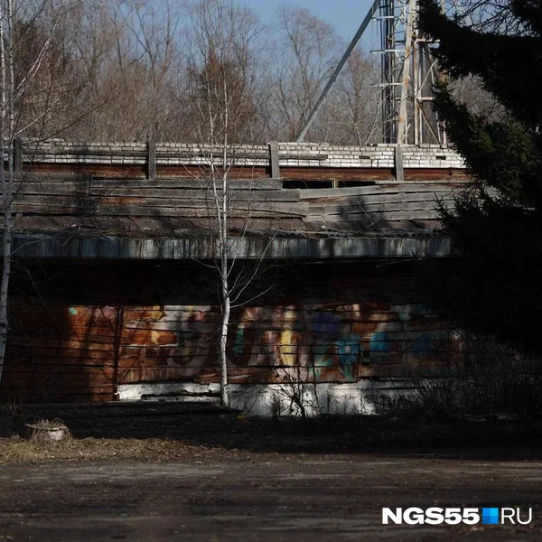 А это&nbsp;— бывший магазин промтоваров | Источник: Евгений Софийчук / NGS55.RU 