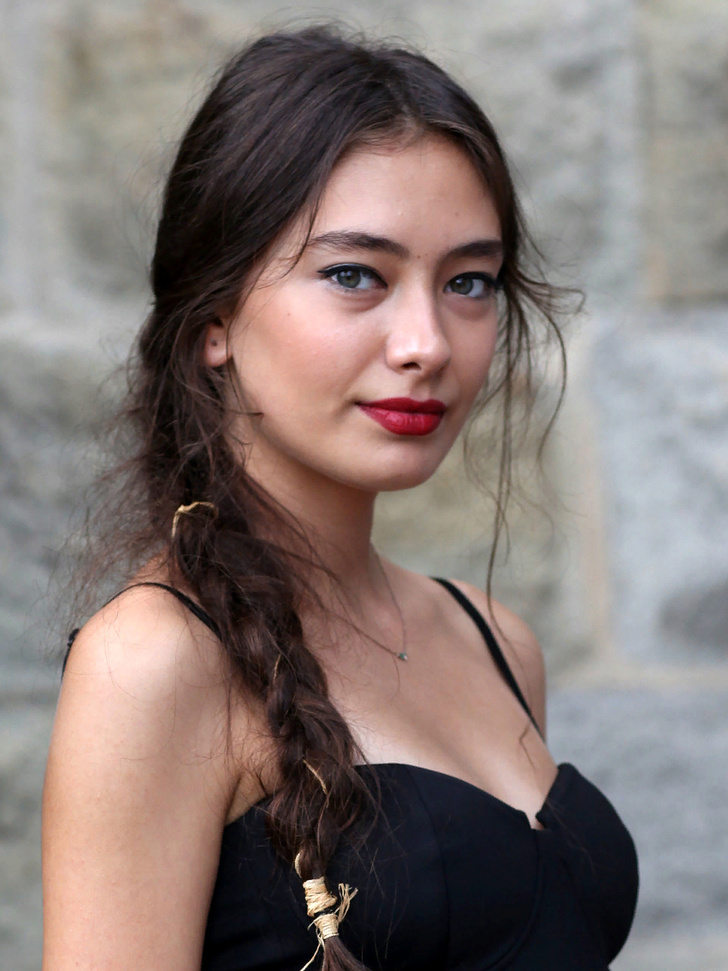 Какой стыд: 8 турецких актрис, которых постоянно критикуют в Сети | theGirl