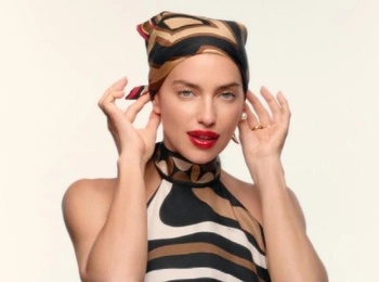 Ирина Шейк стала лицом праздничной кампании Pucci и превратила шелковые платки в главный подарок сезона