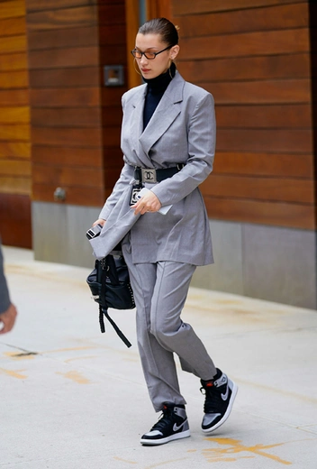 Белла Хадид в Нью-Йорке, 3 июня | marieclaire.ru