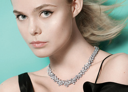 Эль Фаннинг и Люпита Нионго в новой осенней кампании Tiffany&Co