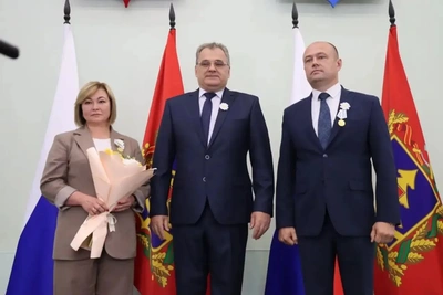 Семья Дмитрия Анохина получила медаль «Родительская слава»