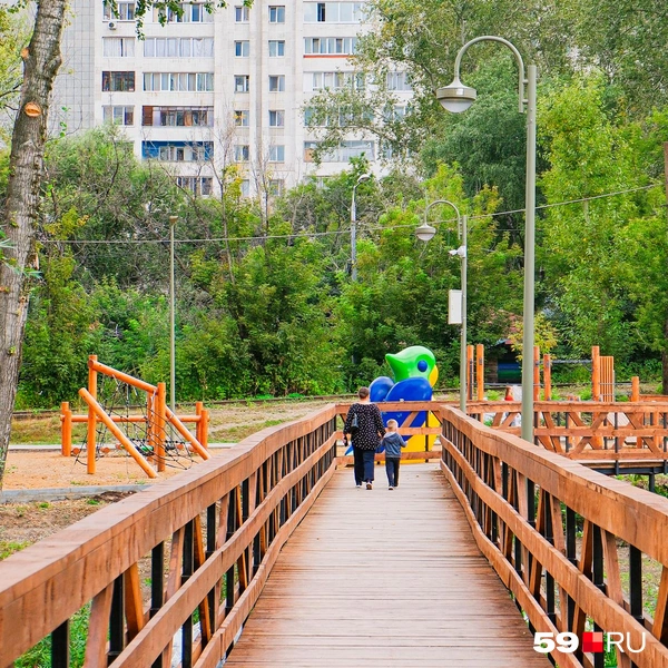 Деревянный пешеходный мост здесь уже сделали | Источник: Тимофей Калмаков / 59.RU