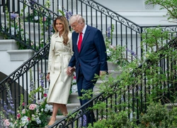 Куда снова пропала Мелания Трамп?