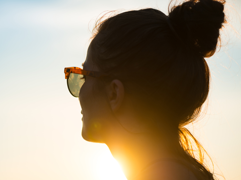 4 главных вопроса о защите глаз от ультрафиолета | marieclaire.ru