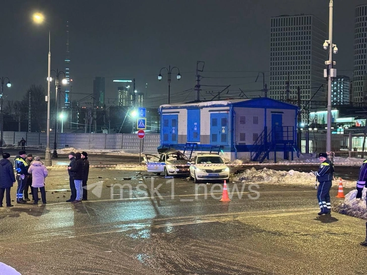 На месте работают экстренные службы | www.starhit.ru