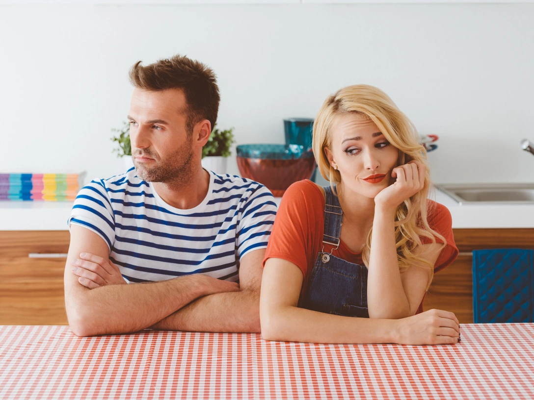 7 вещей, которые нельзя делать после ссоры с партнером | marieclaire.ru