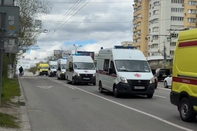 Колонна скорых со спецсигналами проехала по центру Волгограда