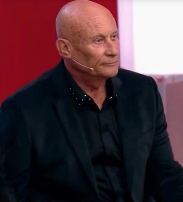 Первым мужем Валентины Легкоступовой и отцом ее дочери Анэтты стал перкуссионист, а потом и ее директор Игорь Кушнарев. Они познакомились в Симферополе во время учебы певицы в Музыкальном училище и прожили вместе 13 лет | Источник: кадр из программы «Пусть говорят», Первый канал