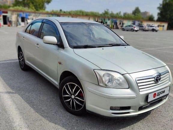 Это одна из машин, которая оформлена на бывшую девушку бойца | Источник: читатель E1.RU