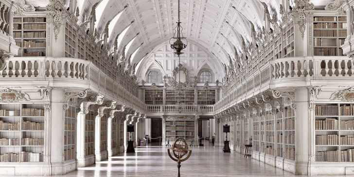 Самые потрясающие библиотеки мира (фото 12)