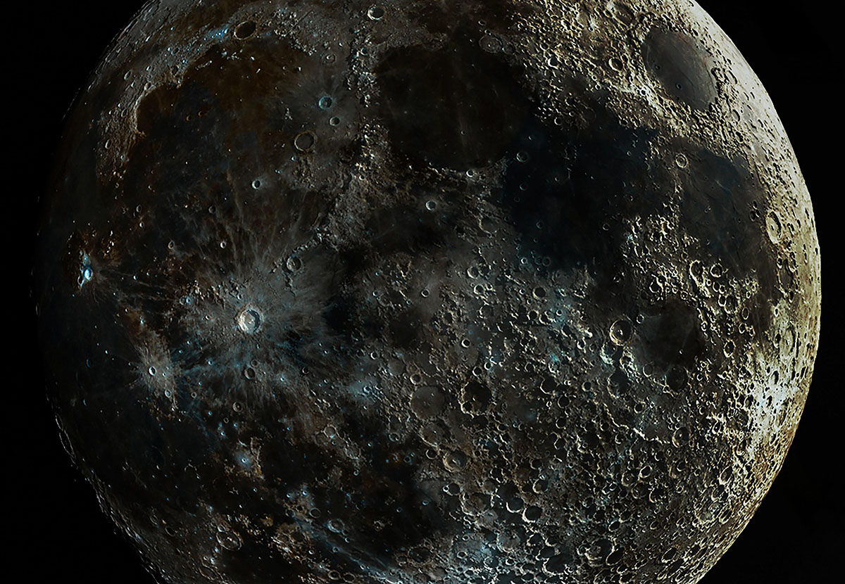 Что в центре луны. Эндрю Маккарти Луна. Луна. Луна вид из космоса. Снимок Луны.