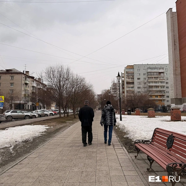 И скоро могут появиться лужи из-за дождя | Источник: Полина Краснопевцева / E1.RU