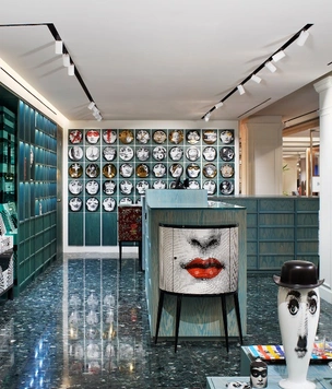 Новый бутик Fornasetti в универмаге Harrods