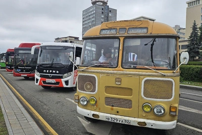 Парад автобусов в Перми: «колобки», Mercedes и «кубики»
