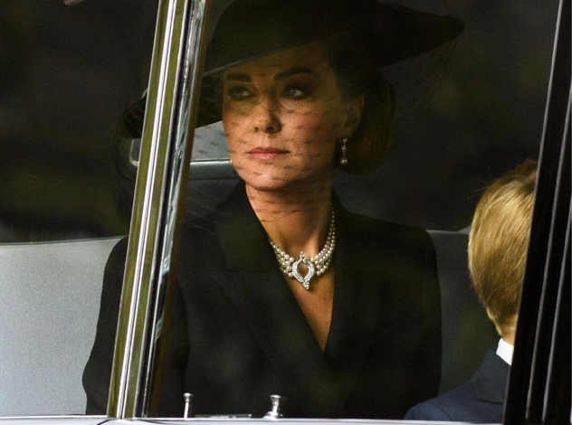 Как можно и нельзя вести себя на похоронах: 6 правил траурного этикета — советы экспертов