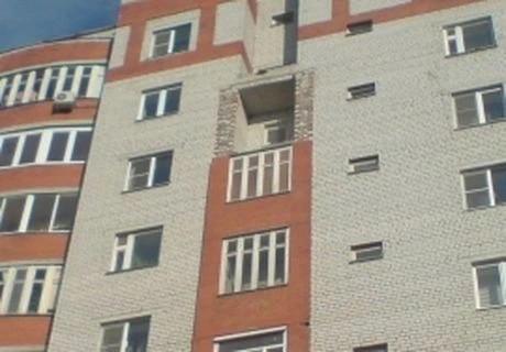 В 10-этажке на улице Татарской обрушился балкон | ya62.ru