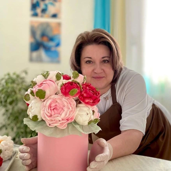 Под мастерскую югорчанка оборудовала комнату в собственном доме | Источник: Маргарита Четина / «Мастерская вкусностей и красоты» / Vk.com