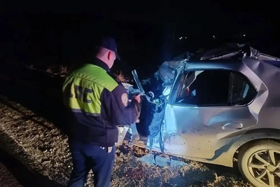 Трое погибли в столкновении с грузовиком на свердловской дороге