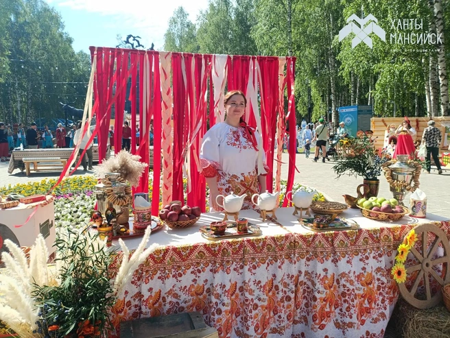В окружной столице стартовали торжественные мероприятия: ярмарка, концерт, мастер-классы | Источник: администрация Ханты-Мансийска