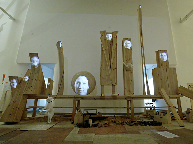 Фрагмент выставки "Камень. Ножницы. Бумага"