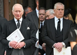 Карл III поставил точку: король лишил принца Эндрю титулов и королевского особняка